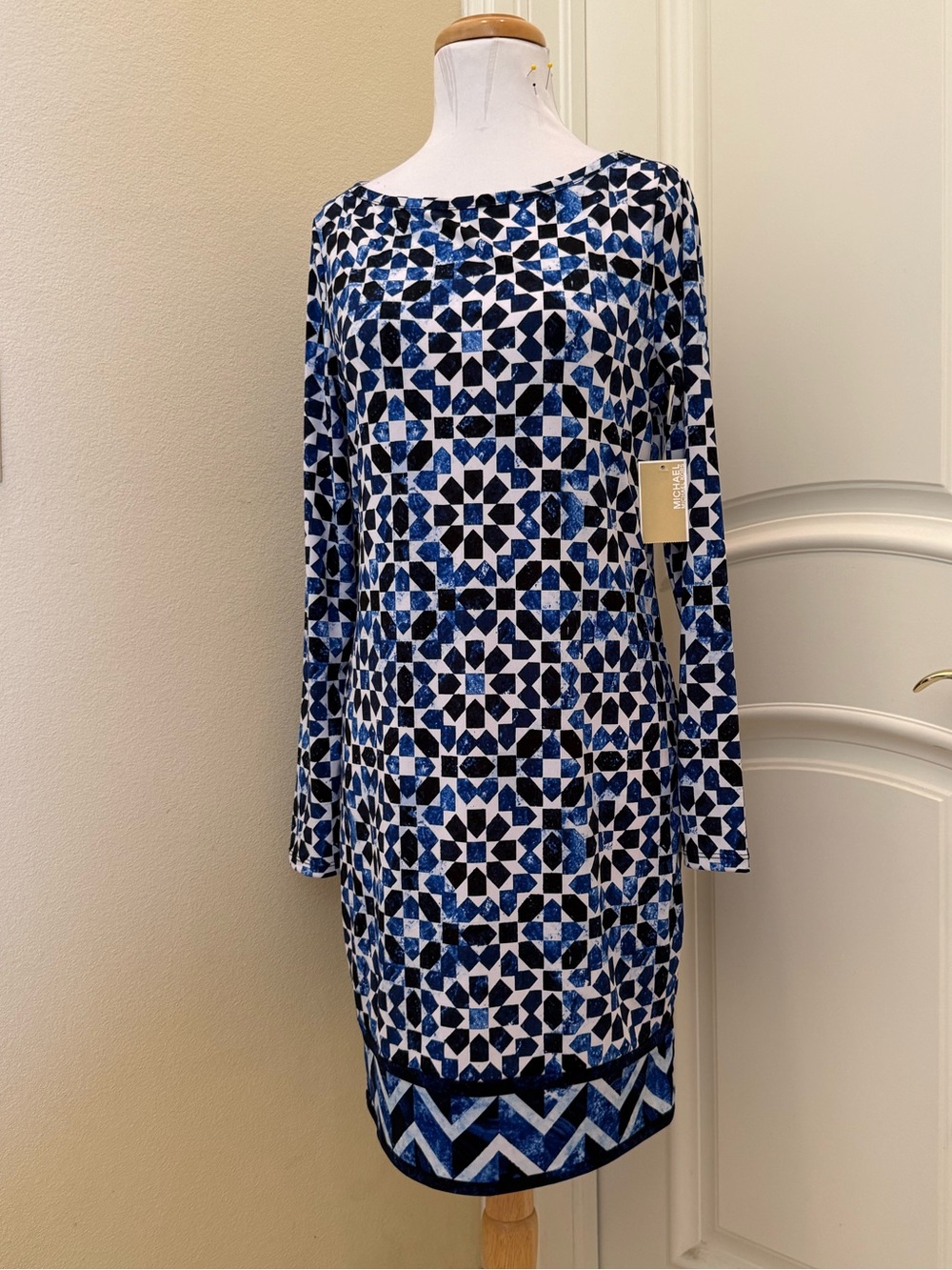 New with tag Michael Kors jersey knit blue, black , and white pattern dress